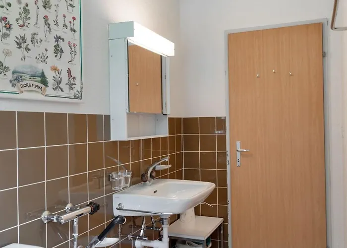 Chesa Muot Marias - *